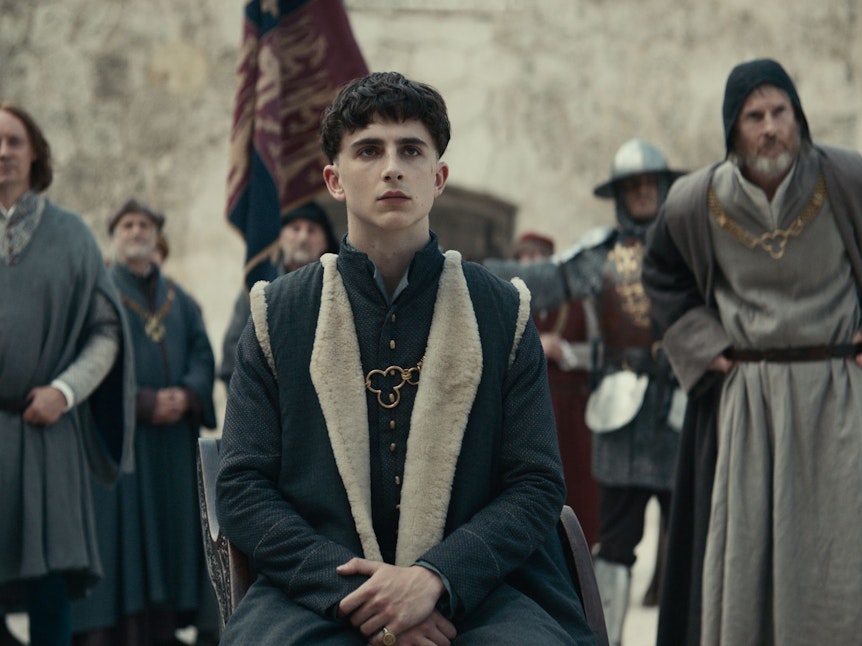 Historische Filme wie „The King“ zeigen politische Intriegen und Königsfamilien.