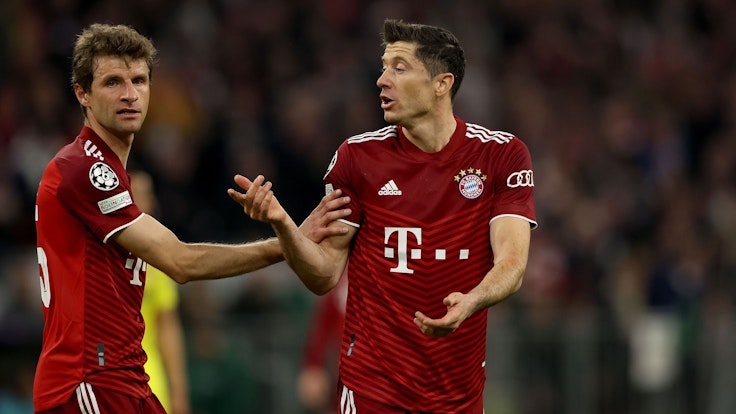 Robert Lewandowski und Thomas Müller von Bayern München enttäuscht.