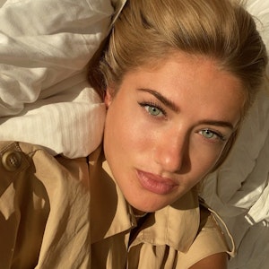 Alica Schmidt postet ein Selfie auf Instagram.