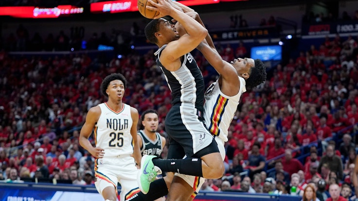 Die New Orleans Pelicans spielen gegen San Antonio Spurs um die letzten Playoff-Tickets (14. April 2022).
