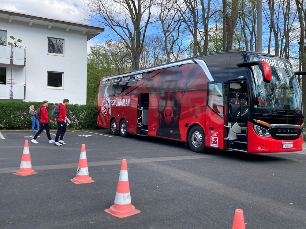 Der 1. FC Köln auf dem Weg nach Mönchengladbach