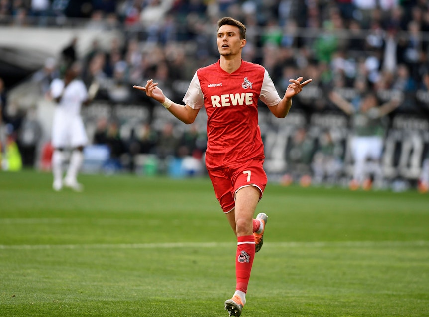Dejan Ljubicic jubelt über sein 3:0 gegen Borussia Mönchengladbach