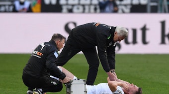 Matthias Ginter von Borussia Mönchengladbach musste beim Duell gegen den 1. FC Köln am Samstag (16. April 2022) verletzungsbedingt ausgewechselt werden.