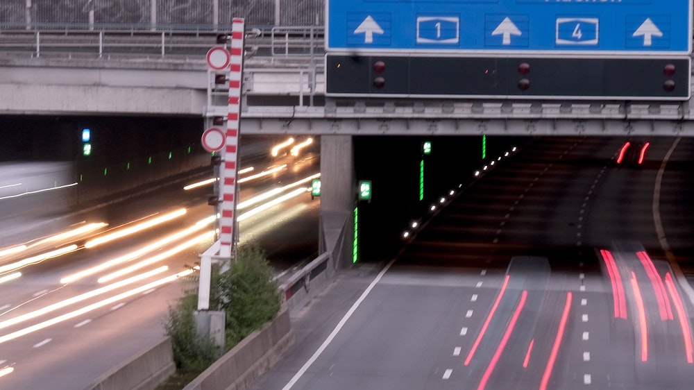 Die A1 am Autobahntunnel Köln-Lövenich. Die A1 Richtung Koblenz und Dortmund wird Anfang Mai nächtlich vollgesperrt werden.