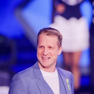 Oliver Pocher, Moderator, steht in der RTL-Tanzshow "Let's Dance" im Coloneum.