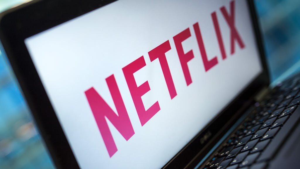 Das Logo der Videostreaming-Firma Netflix ist auf einem Laptop-Bildschirm zu sehen.
