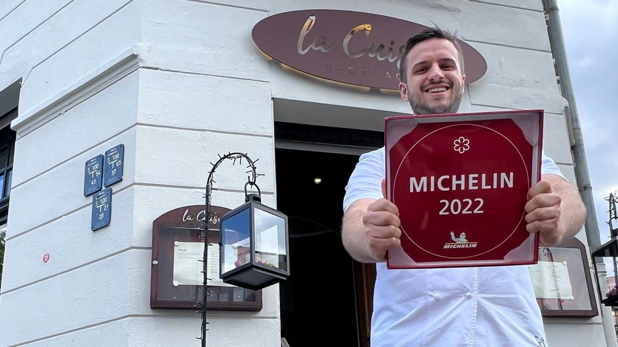 Koch Marlon Rademacher erhielt de Michelin-Stern 2022 für das La Cuisine Rademacher in Köln-Dellbrück.