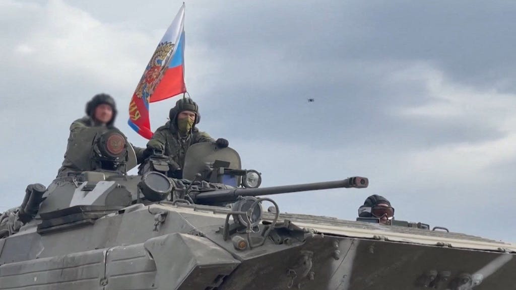 Ein russischer Panzer am 22. April 2022 in der ukrainischen Region Charkiw.