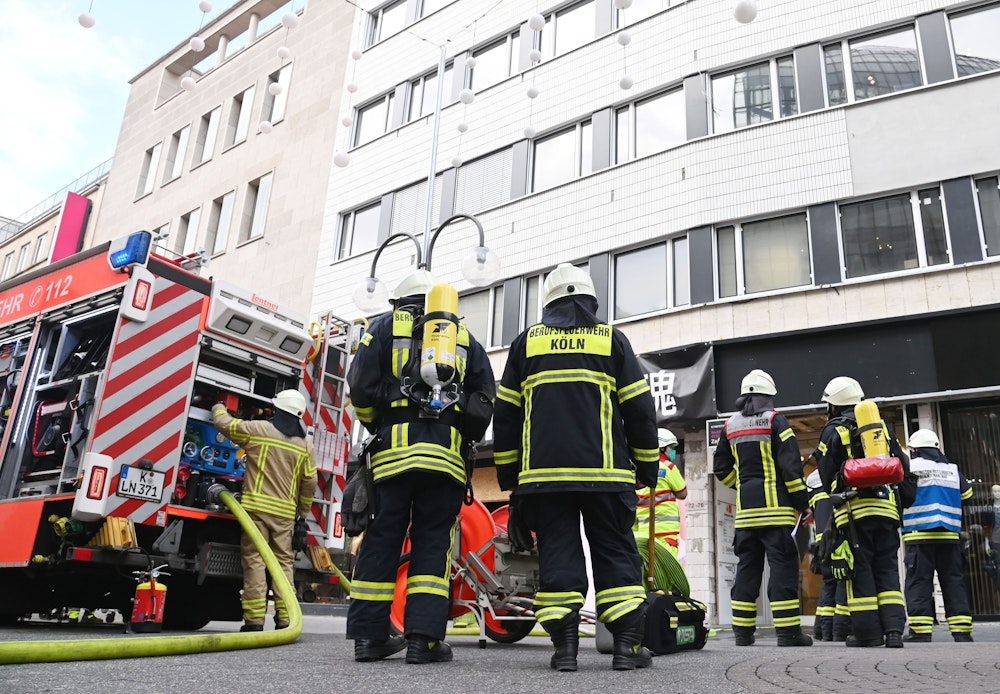Einsatz der Feuerwehr auf der Schildergasse in Köln