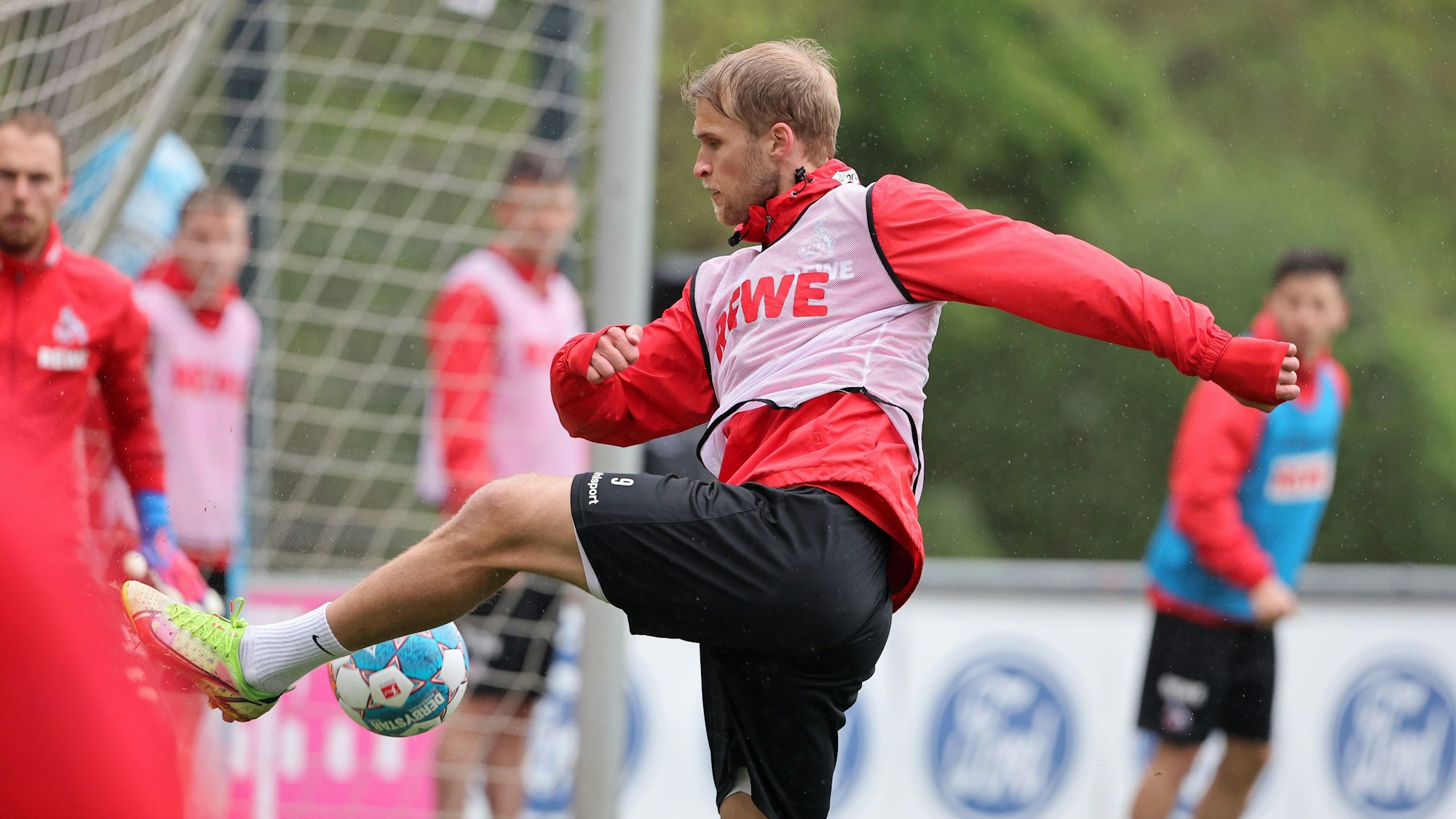 Sebastian Andersson trainiert beim 1. FC Köln.
