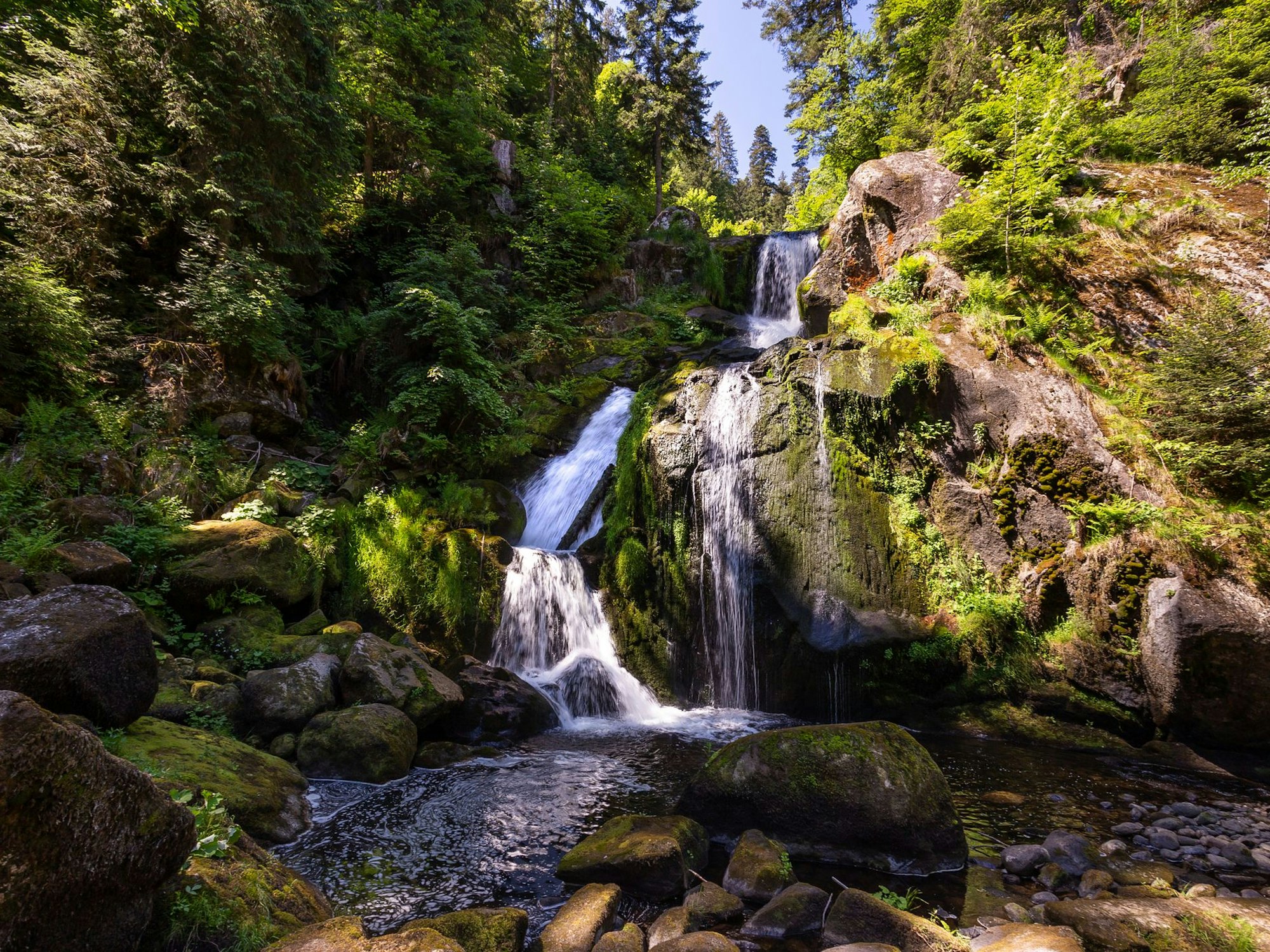 Die Triberger Wasserfälle gehören zu den bekanntesten Sehenswürdigkeiten im Schwarzwald.
