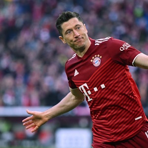 Robert Lewandowski feiert ein Tor für den FC Bayern.