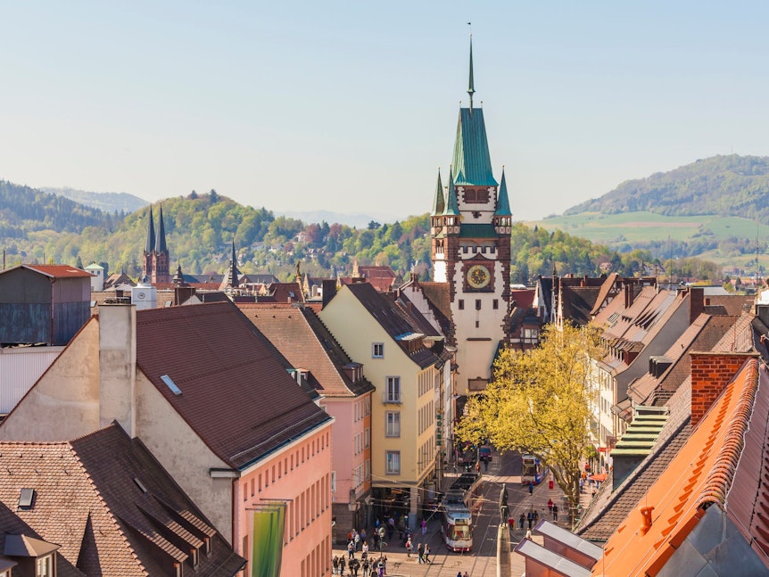 Freiburg im Breisgau gehört mit seiner Altstadt zu den schönsten Sehenswürdigkeiten im Schwarzwald.