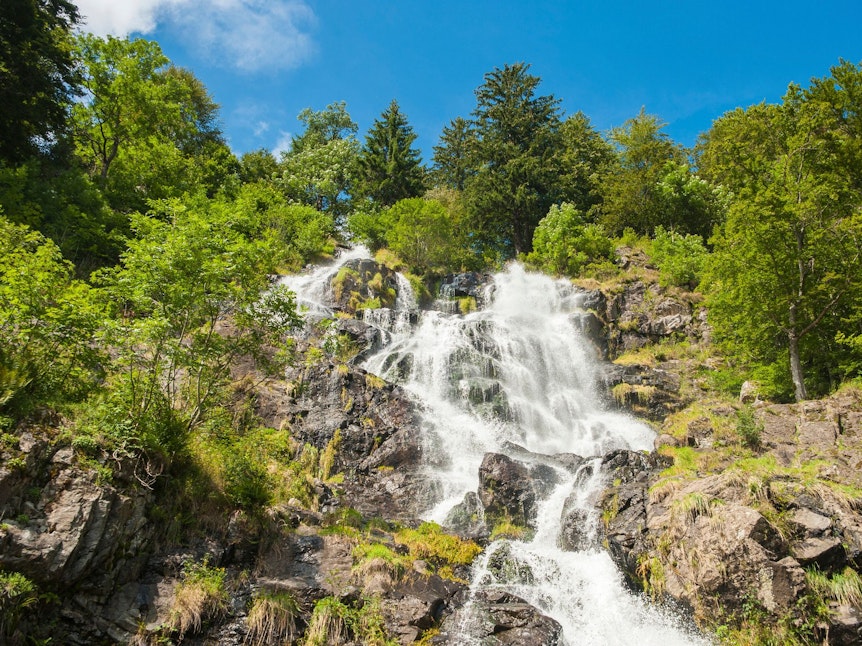 Im Schwarzwald findet sich der imposante Todtnauer Wasserfall.