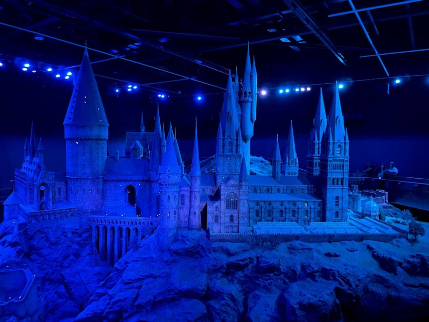 Die Zauberschule Hogwarts detailgetreu nachgebildet in den Warner Bros. Harry Potter Studios.