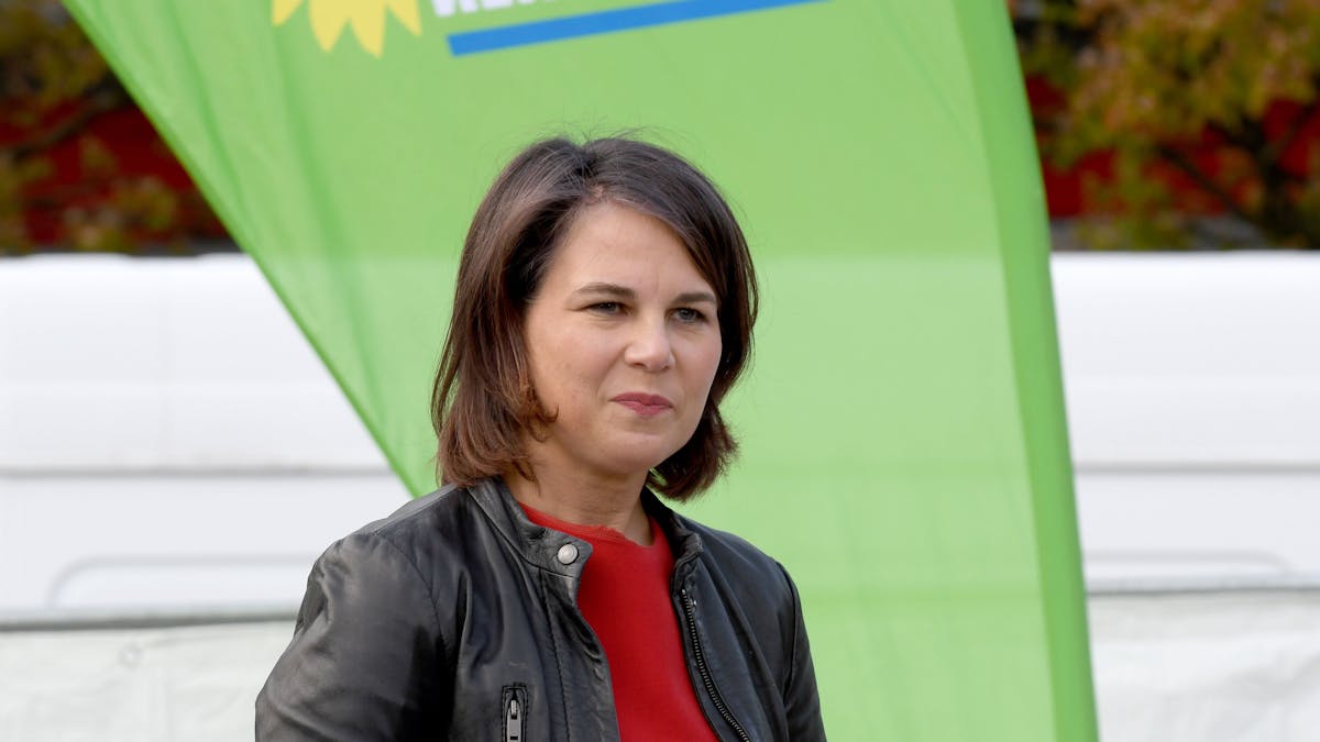 Grünen-Wahlkampf
Bundesaußenministerin Annalena Baerbock (41) auf dem Rathausmarkt in Ahrensburg am 30.04.2022.