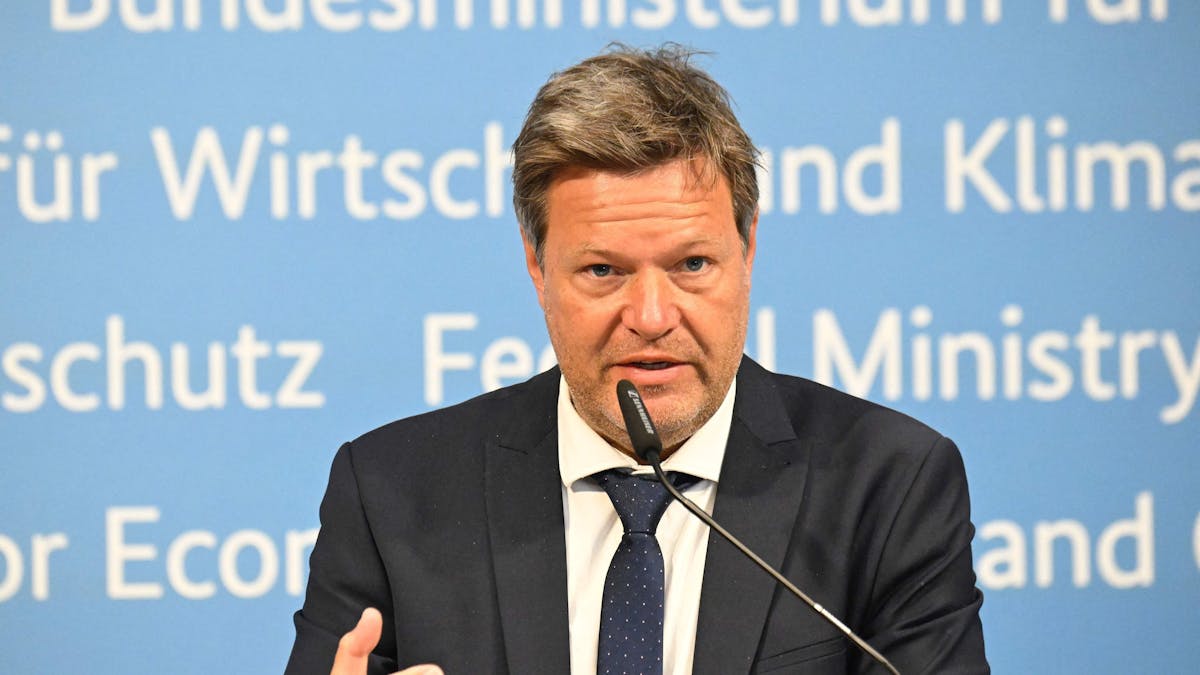 Bundeswirtschaftsminister Robert Habeck bei dem Treffen in Berlin am 2.5.2022.