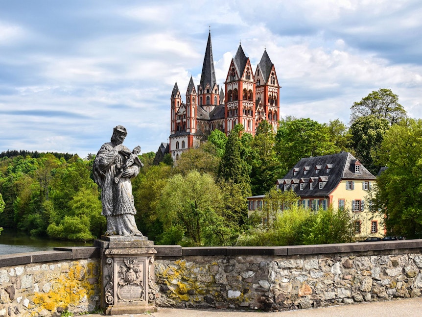 Eine der schönsten Städte in Hessen ist Limburg an der Lahn mit seinem alten Dom.
