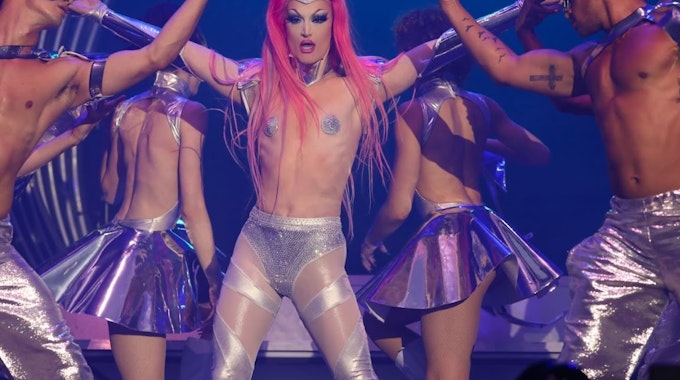 In der Lanxess-Arena traten am Montag (2. Mai 2022) bei „RuPaul's Drag Race – Werq the World Tour“ die besten Drag-Queens aus der TV-Show von Moderator RuPaul auf und performten zu den größten Hits der Szene.