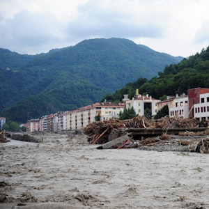 Blick auf ein von den Überschwemmungen betroffenes Wohngebiet.