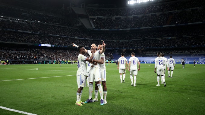 Real Madrid jubelt im heimischen Stadion und steht nach dem Sieg über Manchester City im Finale der Champions League.