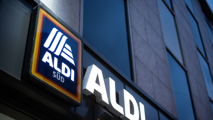 Das Bild zeigt das Aldi-Süd Logo aus dem Jahr 2020. Aldi hat zuletzt an Boden in Deutschland verloren und will sich nun neu erfinden.