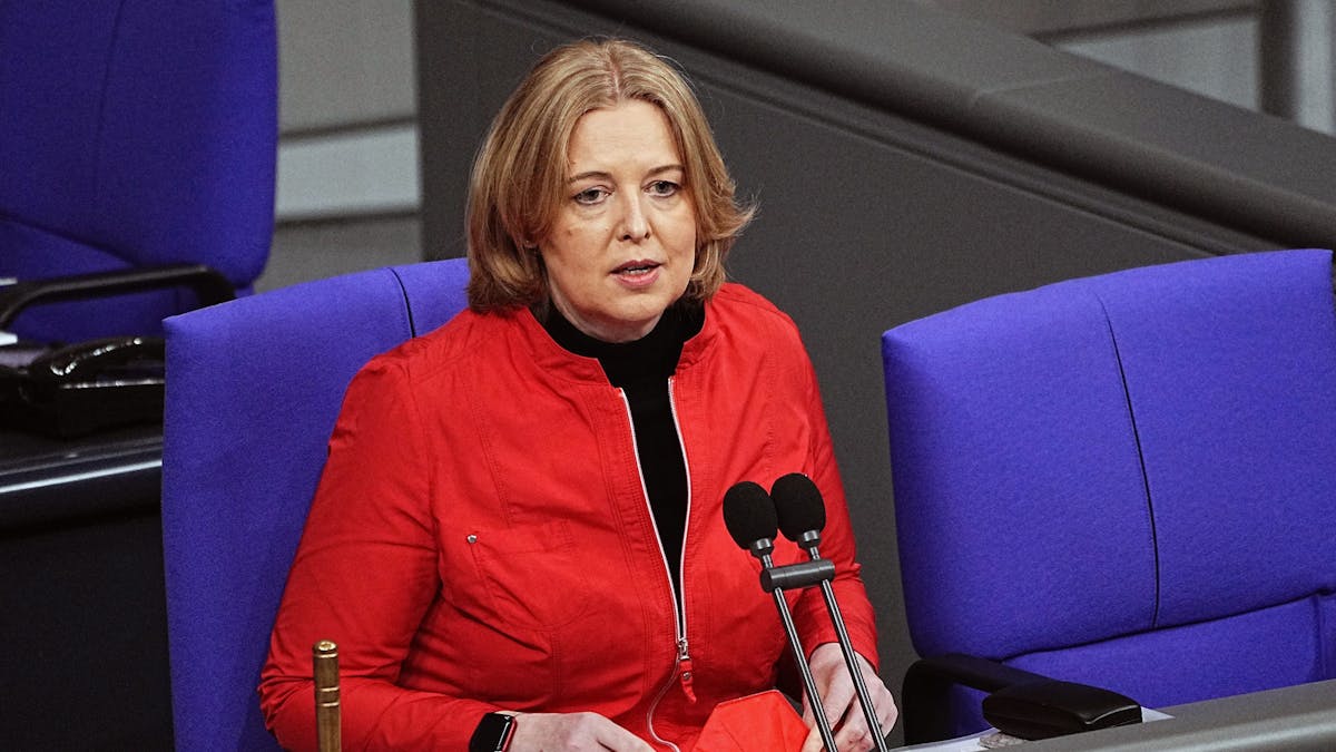 Bundestagspräsidentin Bärbel Bas, hier bei einer Sitzung am 13. Januar 2022 in Berlin, will am Wochenende nach Kyjiw reisen.