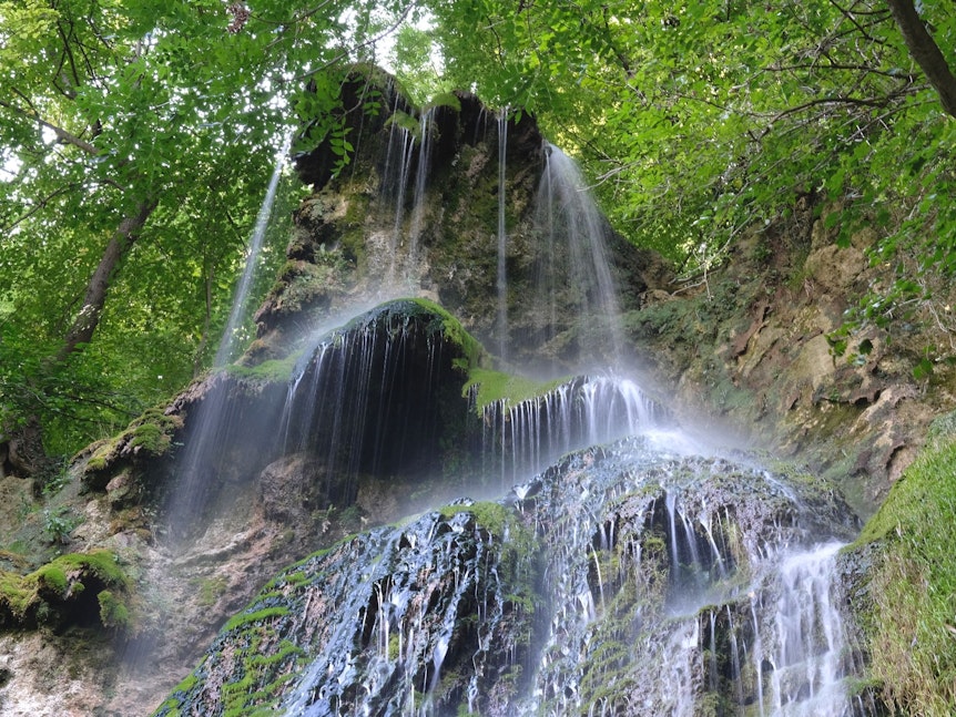 Der Uracher Wasserfall ist ein märchenhaftes Ausflugsziel.