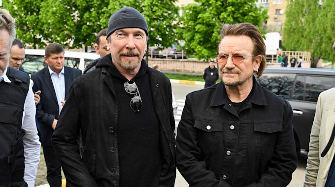The Edge und Bono von der Rockband U2 besuchten am Wochenende die Ukraine.