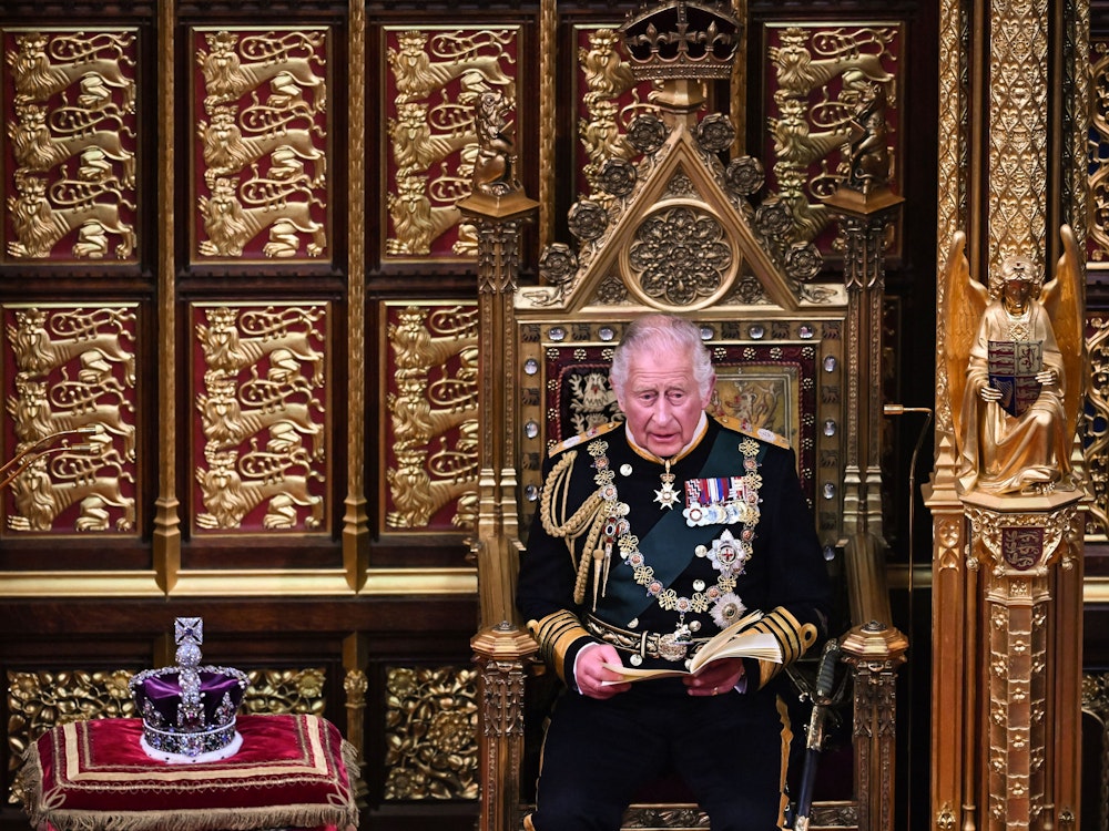 Prinz Charles von Großbritannien hat am 10. Mai 2022 zum ersten Mal in der Geschichte die Sitzung des Parlaments im House of Lords eröffnet.