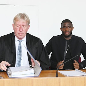 Anthony Modeste als Kläger vor dem Landgericht Bonn.