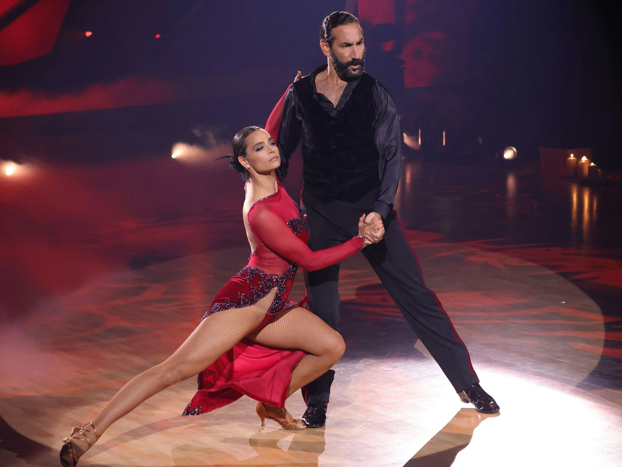 Amira Pocher und Massimo Sinató legen bei „Let’s Dance“ am 13. Mai einen fulminanten Tango hin.