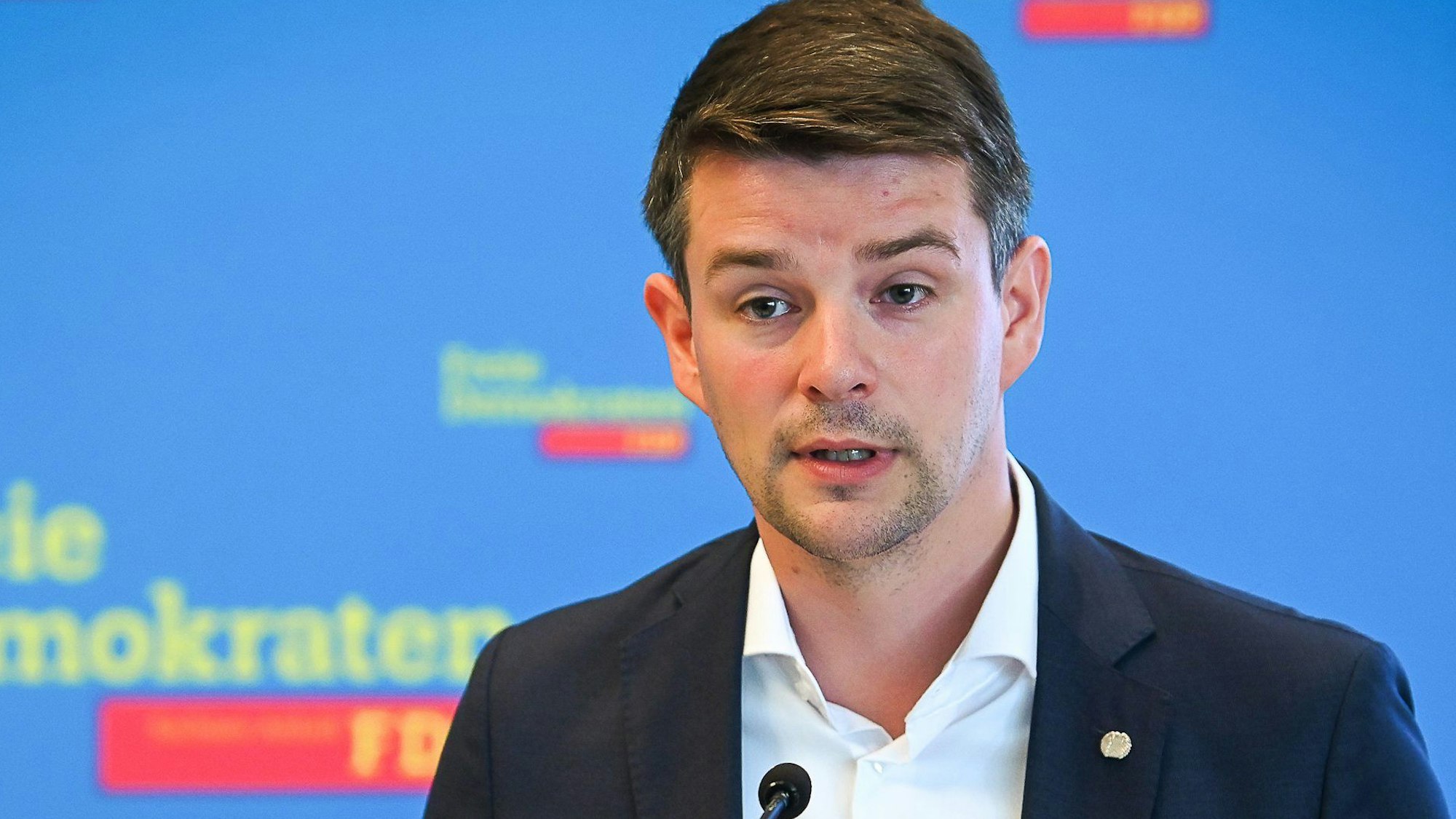 FDP-Politiker Marcus Faber, hier am 24.07.2021 in Magdeburg, verzichtet nach umstrittenen Aussagen über Bundeskanzler Olaf Scholz (SPD) auf das Amt des verteidigungspolitischen Sprechers seiner Fraktion.