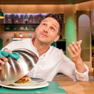 Alexander Kumptner übernimmt neue Kochshow „Doppelt kocht besser“ auf Sat.1