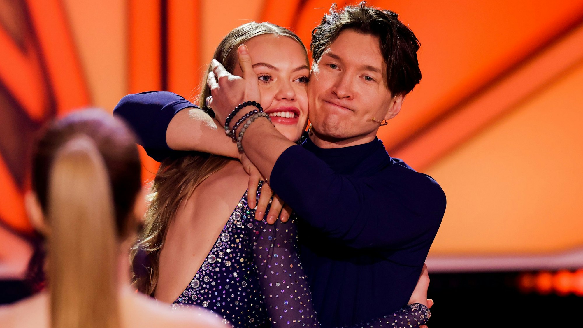 Cheyenne Ochsenknecht und Evgeny Vinokurov, stehen in der RTL-Tanzshow "Let's Dance" im Coloneum.
