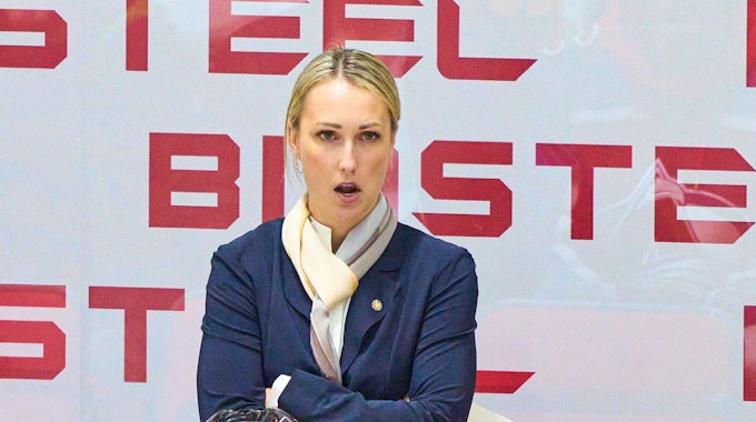 Jessica Campbell ist Assistenz-Trainerin bei der deutschen Eishockey-Nationalmannschaft.