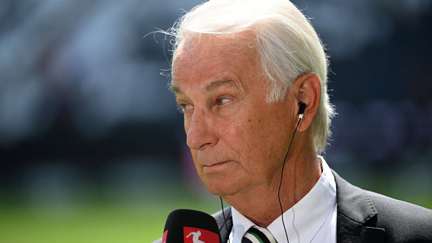 Rainer Bonhof, Vize-Präsident von Borussia Mönchengladbach, hier am 8. Mai 2022 im Interview, hat für die Trainersuche Geduld eingefordert.