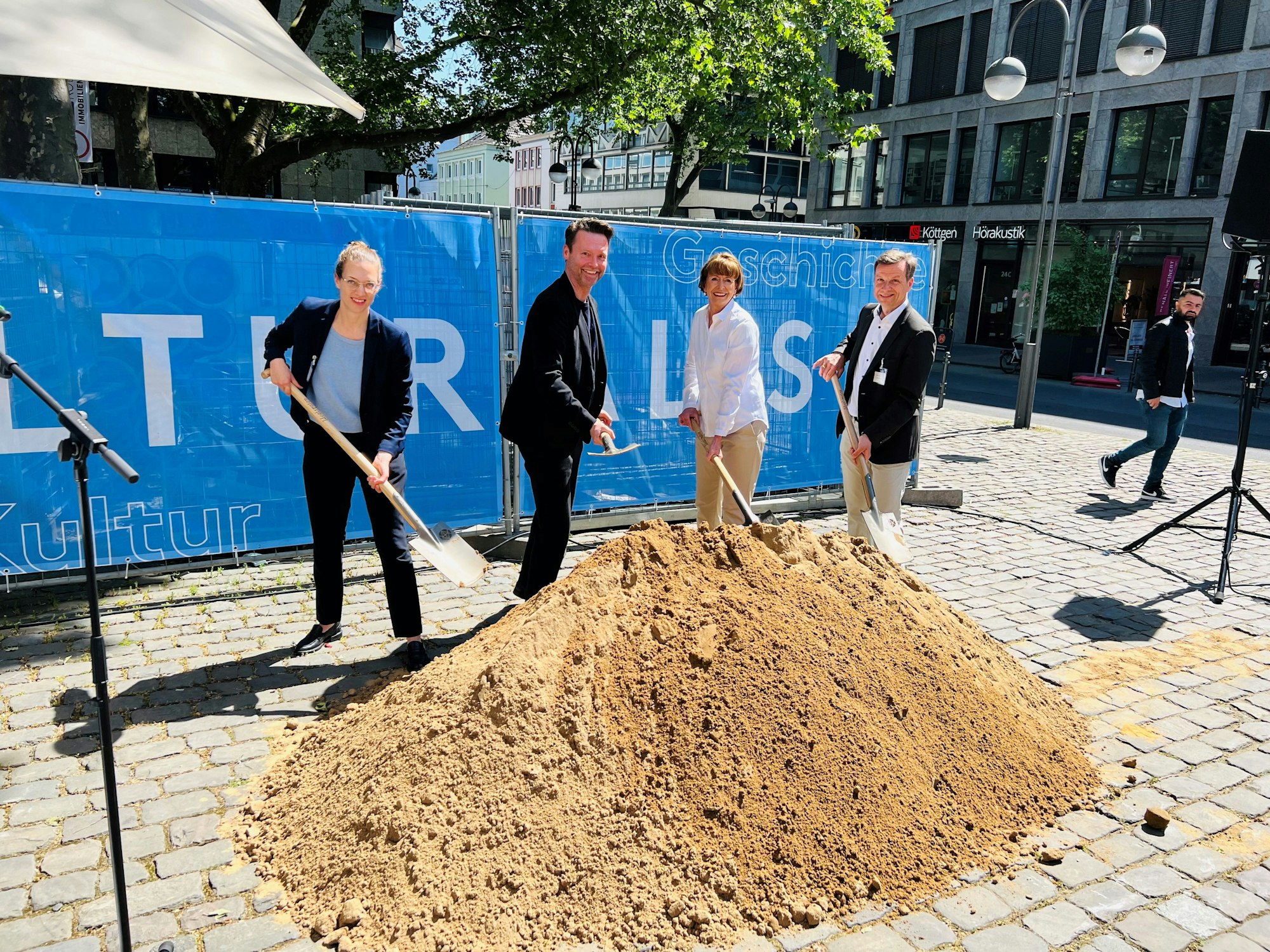 Eva Herr, Prof. Stephan Lenzen, Henriette Reker und Ascan Egerer in Köln zum Auftakt des Projekts „Via Culturalis“.