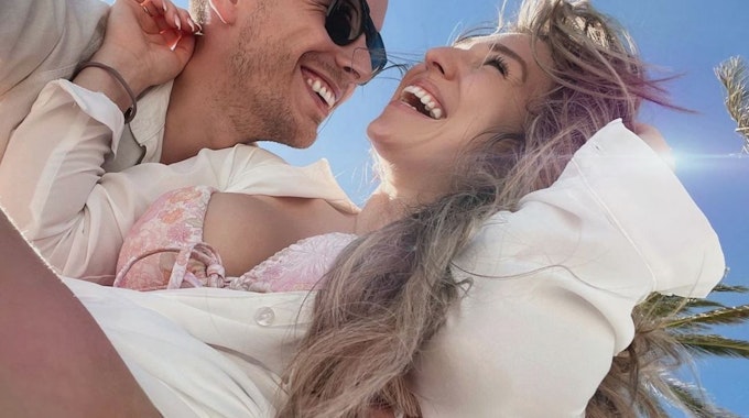 Fans sind in Sorge um die Beziehung von Bianca und Julian Claßen. Das Pärchenfoto postete Bibi, bekannt als „BibisBeautyPalace“, am 3. November 2021 auf ihrem Instagram-Kanal.