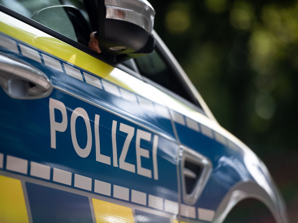 Die Polizei sucht nach einer Vermissten in NRW. Hier ein Foto von einem Einsatzwagen der Polizei.