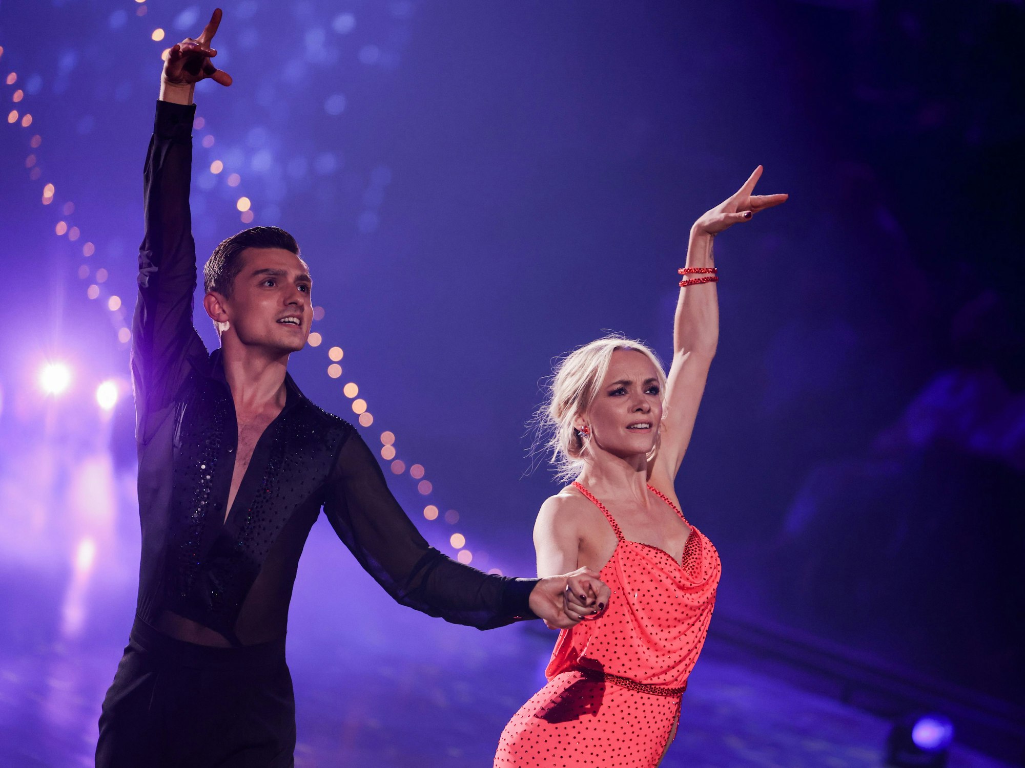 Janin Ullmann und Zsolt Sandor Cseke tanzen in der RTL-Tanzshow „Let's Dance“ am 13. Mai 2022.