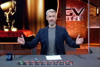 „TV Total“-Moderator Sebastian Pufpaff in Studio von ProSieben.