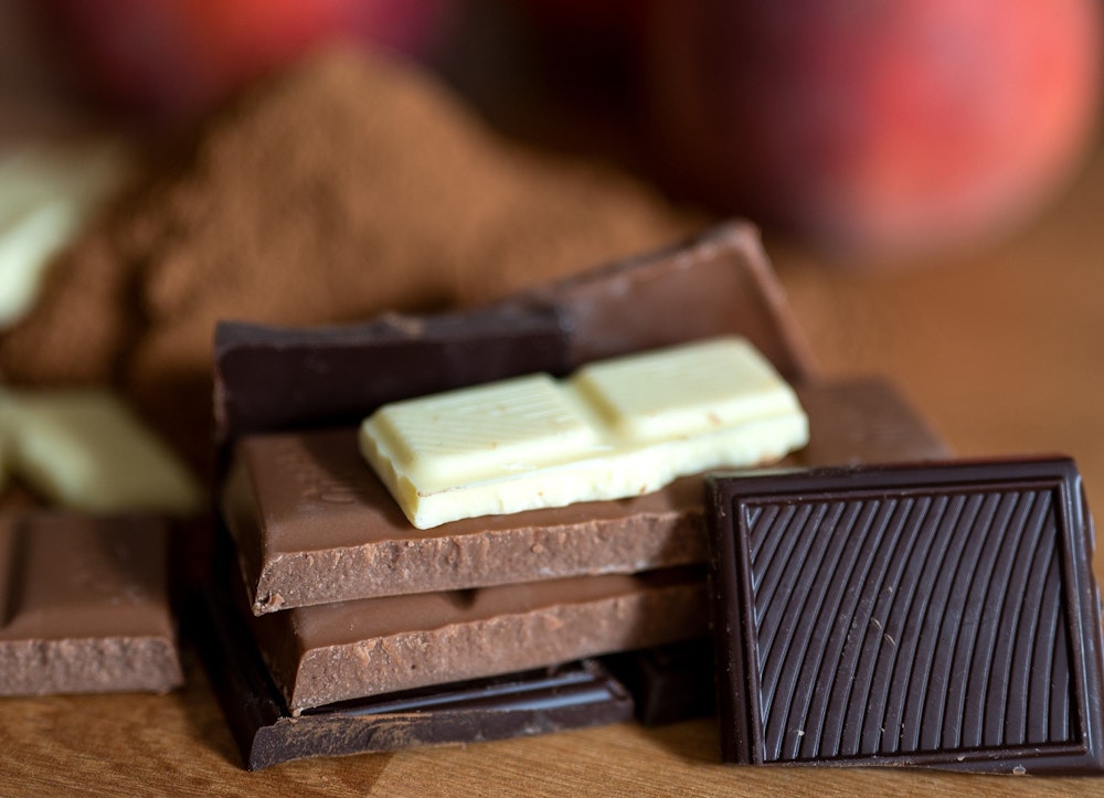 Der Verzehr der Schokolade kann Leberschäden verursachen. Unser Foto zeigt verschiedene Sorten von Schokolade.