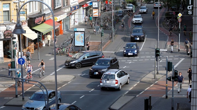 Verkehr auf der Venloer Straße am 22. Juli 2021.