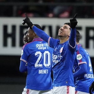 FC-Leihgabe Dimitrios Limnios bejubelt seinen Siegtreffer zum 2:0 im Ligaspiel zwischen NEC Nijmegen und Twente Enschede am 9. April 2022.