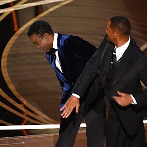 Will Smith ohrfeigt Chris Rock am 27. März 2022 bei der Verleihung der Oscars.
