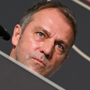Bundestrainer Hansi Flick spricht während der DFB-Pressekonferenz im Mannschaftshotel.