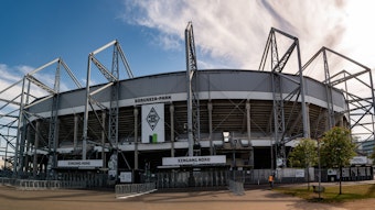 Der Borussia-Park, Stadion von Borussia Mönchengladbach, am 11. Mai 2022 von außen betrachtet.