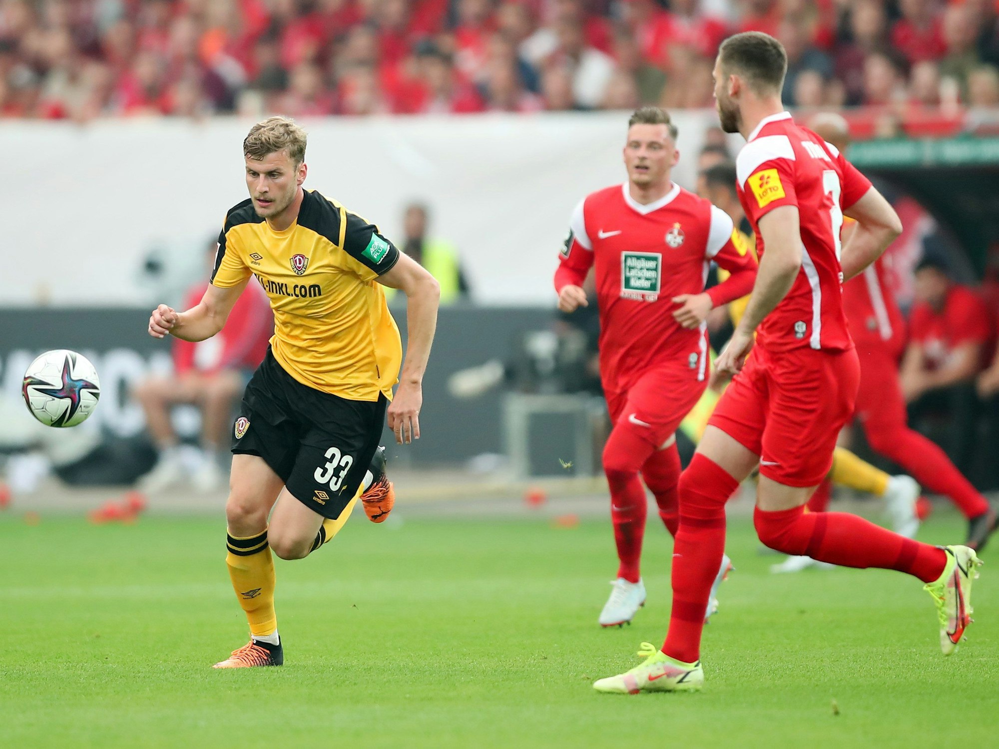 Im Relegations-Hinspiel traf der 1. FC Kaiserslautern auf Dynamo Dresden.