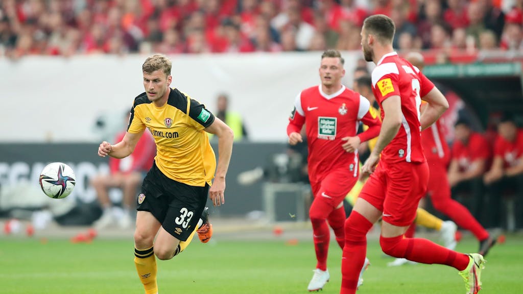 Im Relegations-Hinspiel traf der 1. FC Kaiserslautern auf Dynamo Dresden.